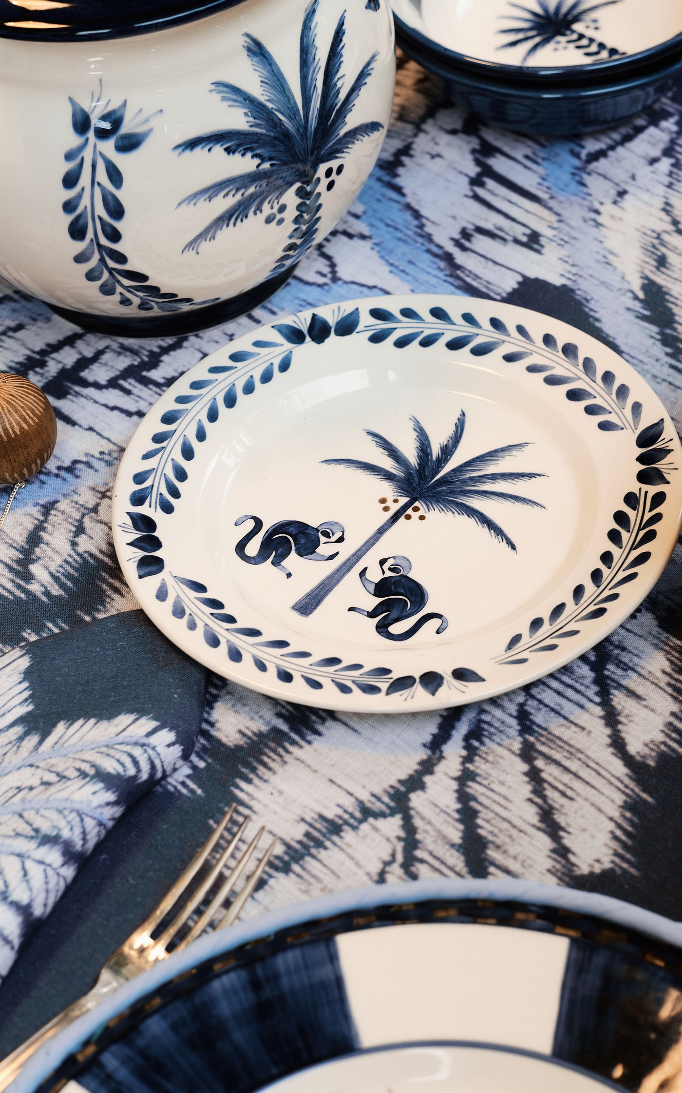 Set-of-Two Saimiri Ceramic Dessert Plates