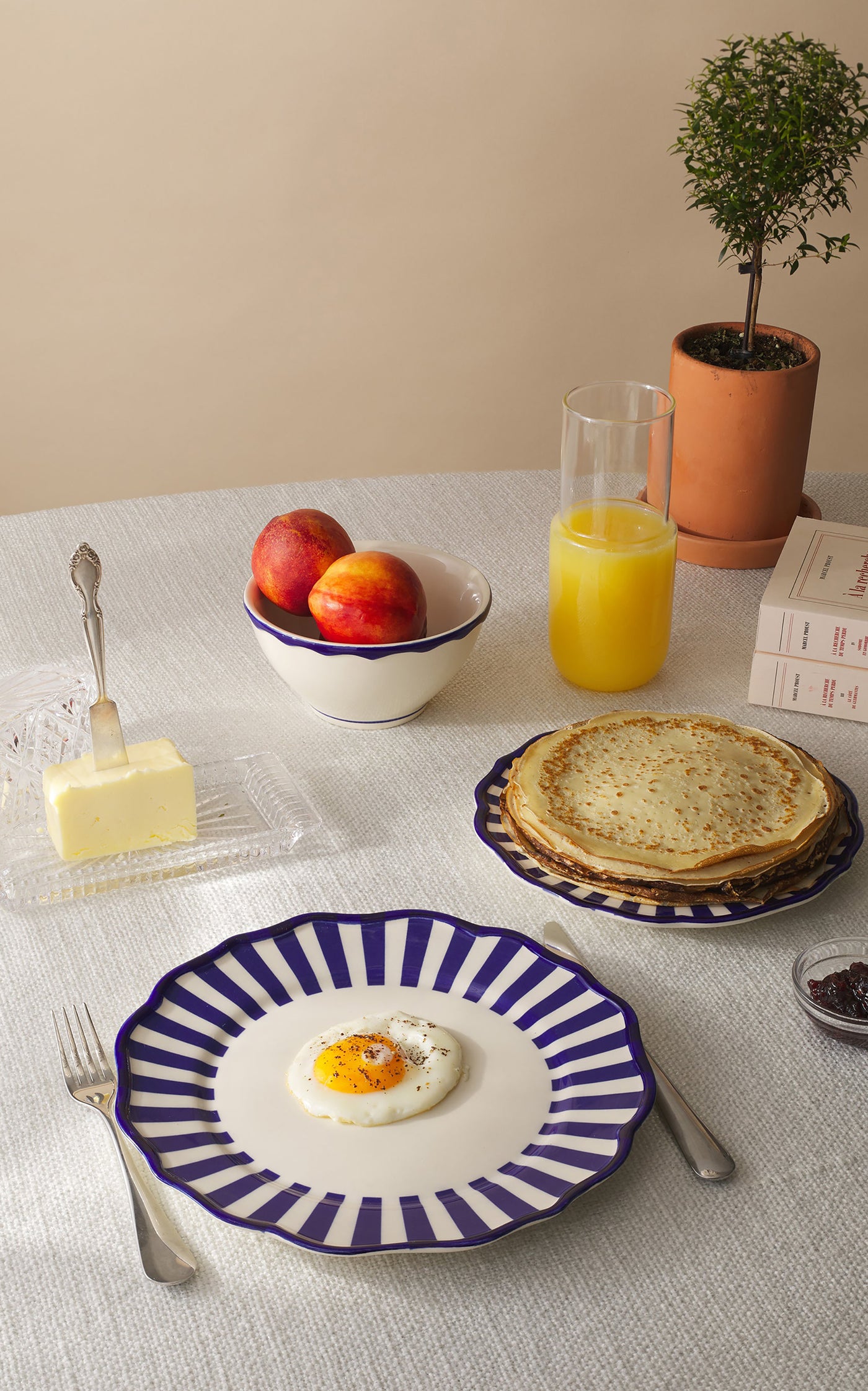 Riviera Set-Of-Twelve Hand-Painted Ceramic Dinner Set