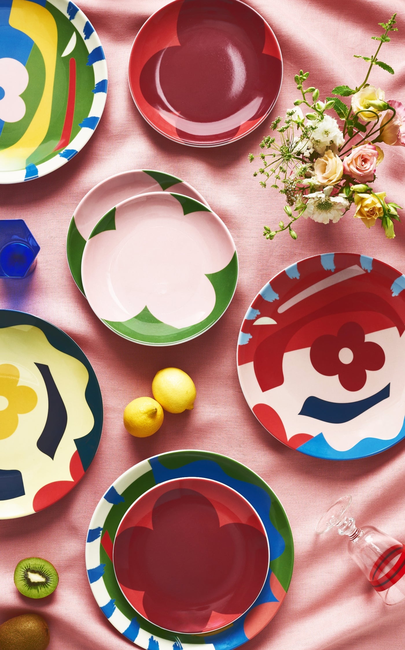 Set-of-Four Mixed Porcelain Dinner Plates